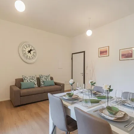 Manaraquattro - In Near The Center With Free Parking - Apartment